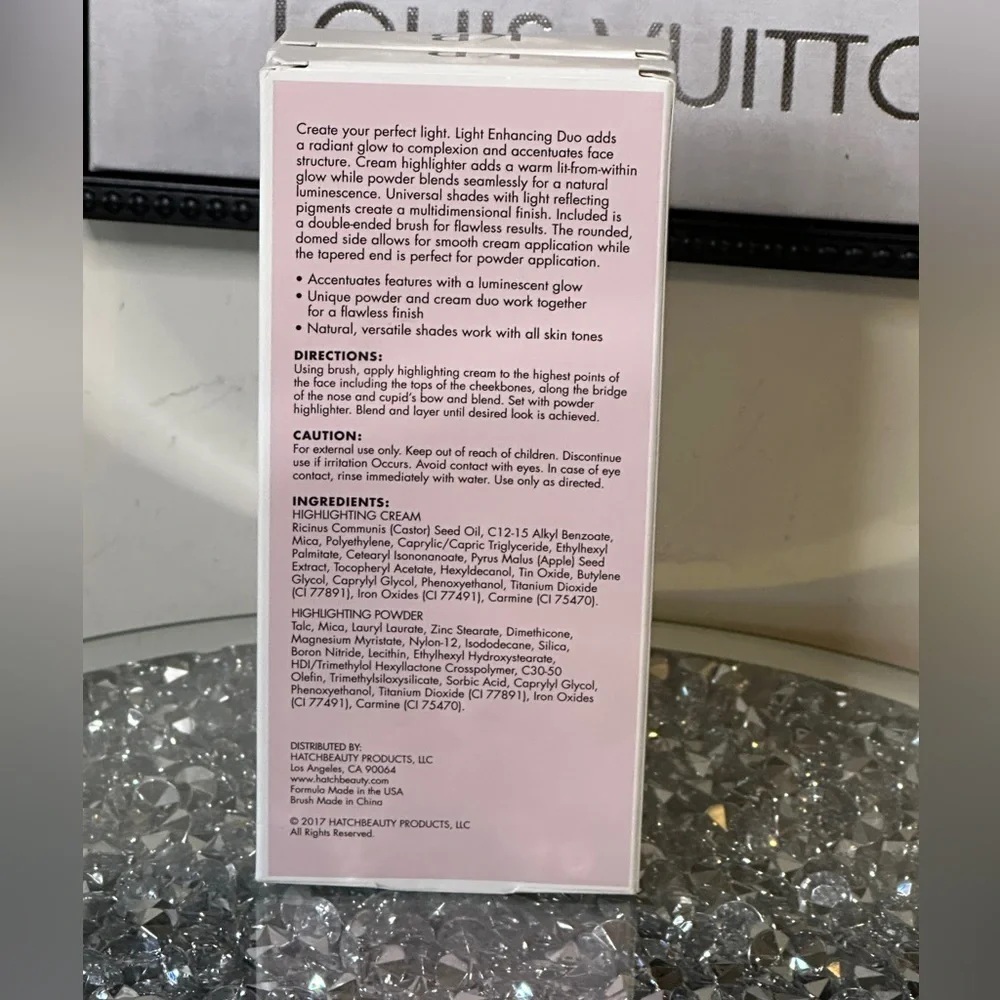 NIB Kristofer Buckle Light Enhancing Duo Cream + Powder Highlighter.